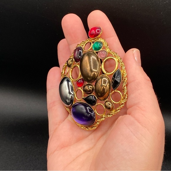 Vintage Signed FERRARI Massive Gripoix Mogul Jewel Tone Statement Brooch - Picture 8 of 12